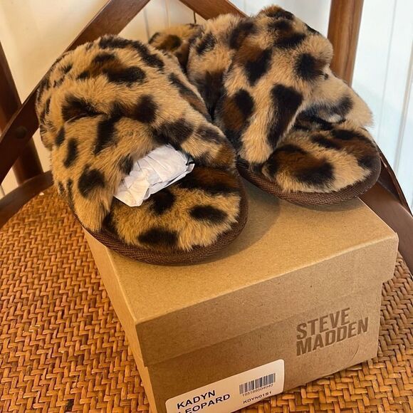 Steve Madden NWB  Kadyn leopard fuzzy slippers 9 - Picture 4 of 9